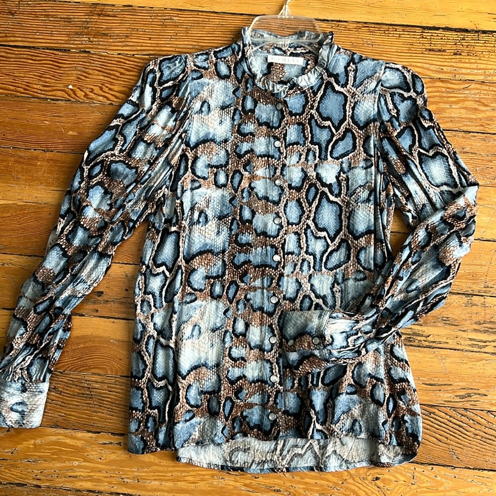 Karlie Snake top